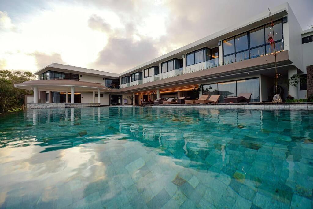 Grand Villa Uluwatu Унгасан Экстерьер фото